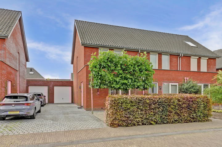 Hoefbladstraat 64 in Heinkenszand