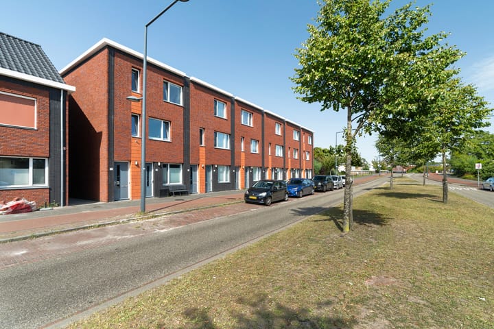 Hoefslagendreef 92 in Delft