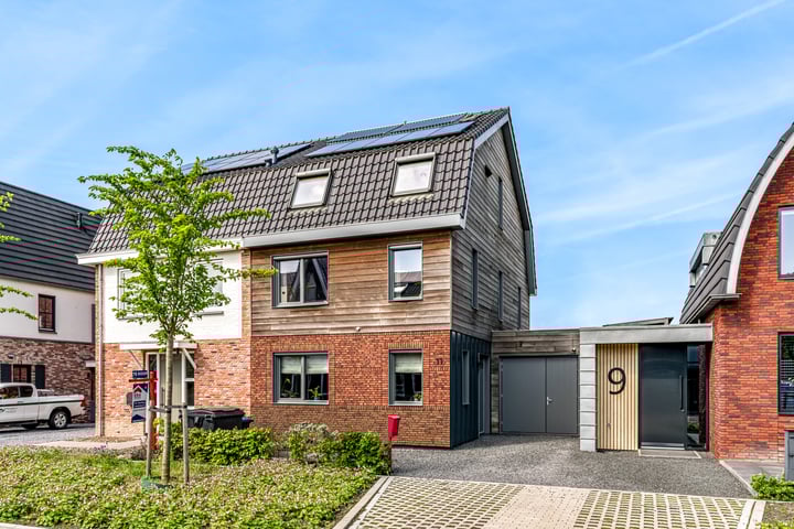 Hoefsmid 11 in Nieuwerbrug aan den Rijn