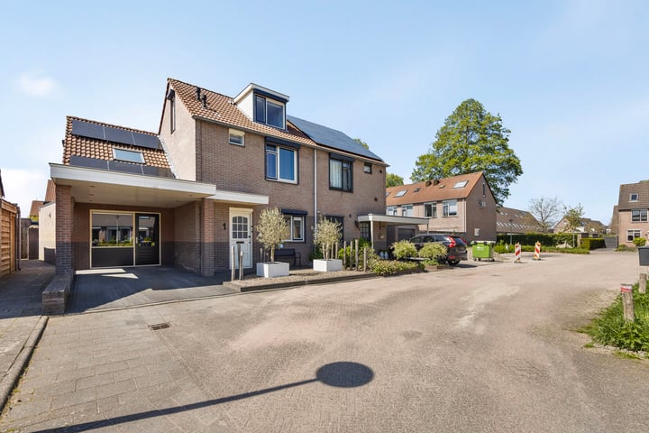 Hoefsmidlaan 1 in Voorthuizen