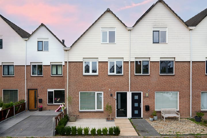 Hoekstraat 12 in Sassenheim