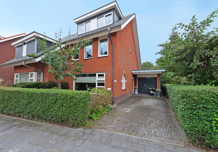 Photo of property Hoekveen 50, Hooglanderveen