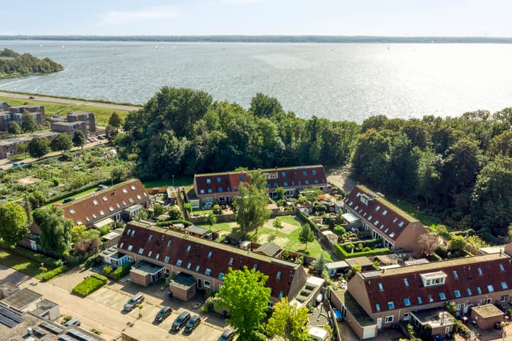 Hoekwierde 21 in Almere foto