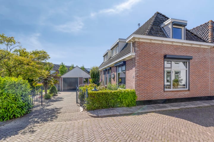 Photo of property Hoepelweg 8, IJsselmuiden