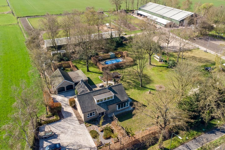 Photo of property Hoevenseweg 45, Etten-Leur