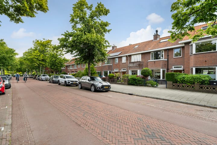 Hof van Delftlaan 27 in Delft