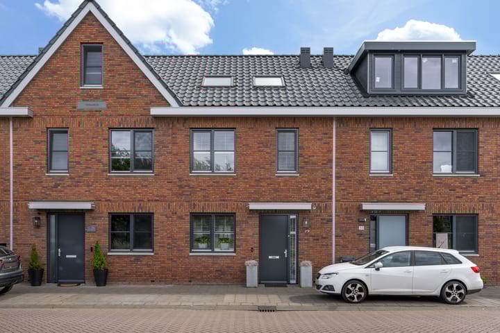 Photo of property Hof van Delftsesluis 29, Vlaardingen