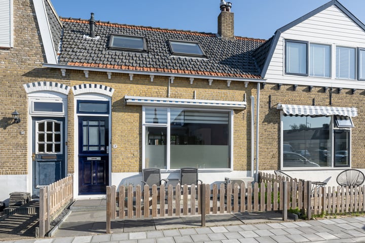 Photo of property Hofstraat 17, Sommelsdijk