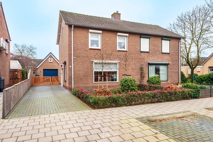 Photo of property Hofstraat 6, Nederhemert