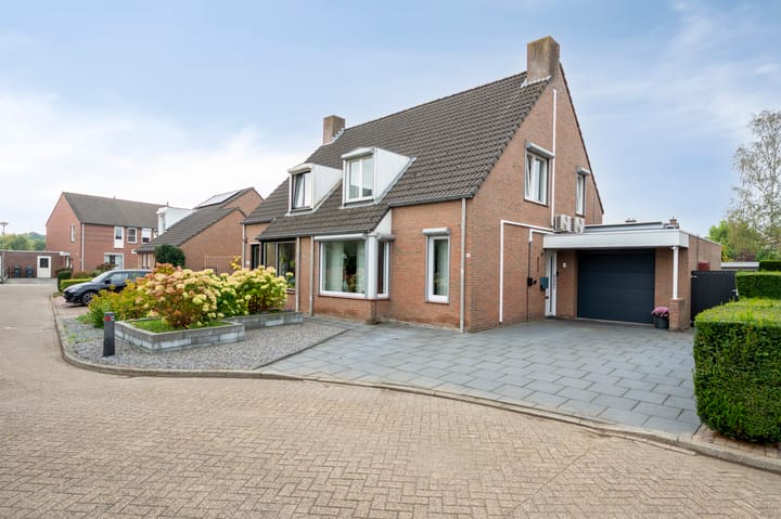 Hofstraat 8 in Born