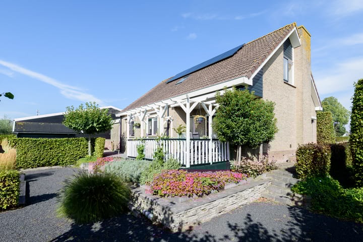 Hofwegen 23a in Bleskensgraaf ca