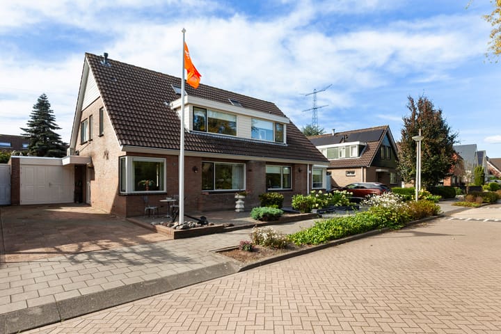 Photo of property Hoge Boezem 18, Nieuw-Lekkerland