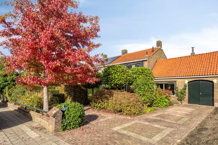 Hoge Rijndijk 21 in Zoeterwoude