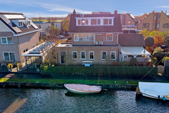 Hoge Rijndijk 86 in Nieuwerbrug aan den Rijn