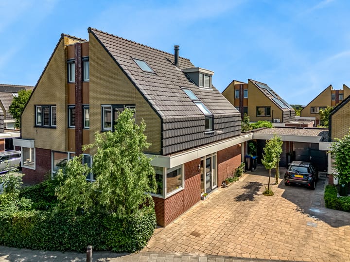 Hoge Rijndijk 95 in Nieuwerbrug aan den Rijn