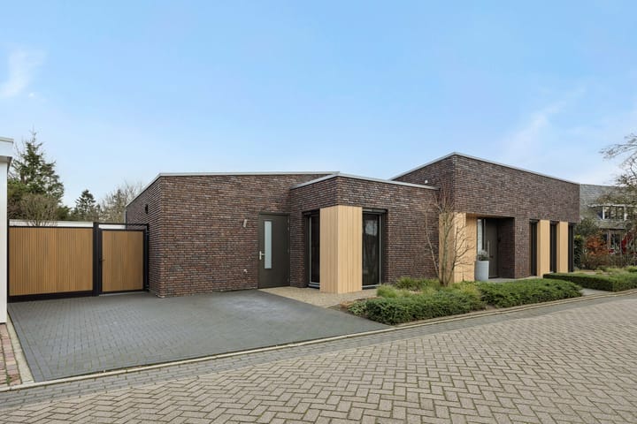 Hoge Zijdeweg 22 in Vlierden