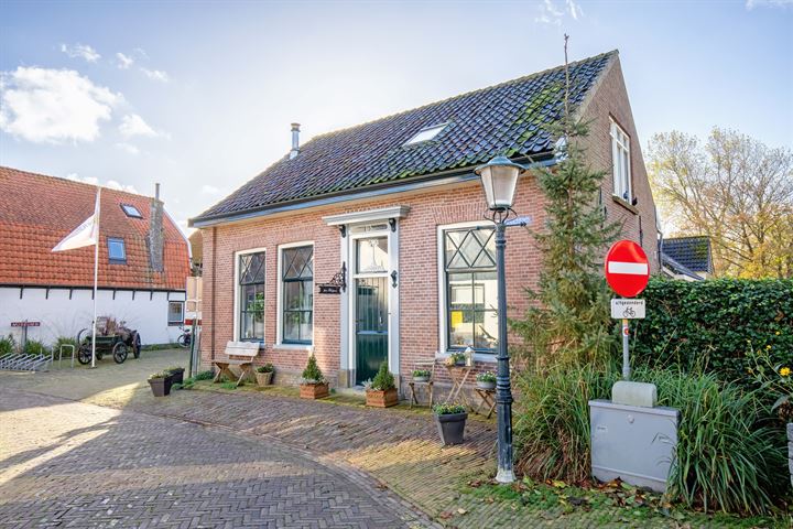 Hogereind 4 in De Waal