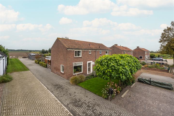 Hogestraat 15 in Zoelen