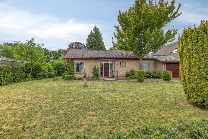 Photo of property Holevoetlaan 45, Scherpenzeel