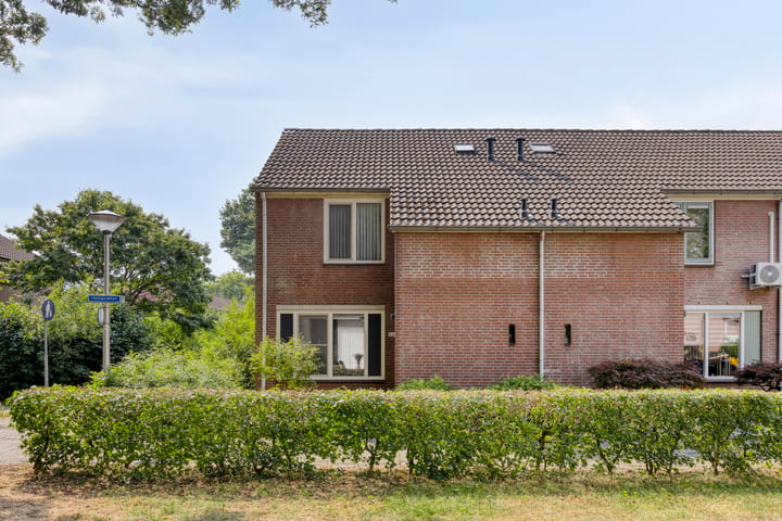 Hollandhof 66 in Helmond foto