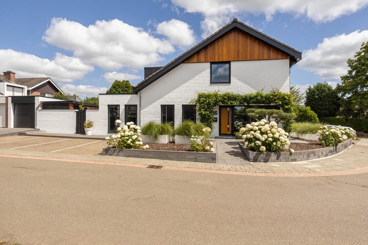 Photo of property Holsterbeek 36, Geleen