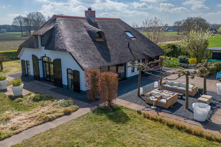 Photo of property Hommelteweg 2, Holten