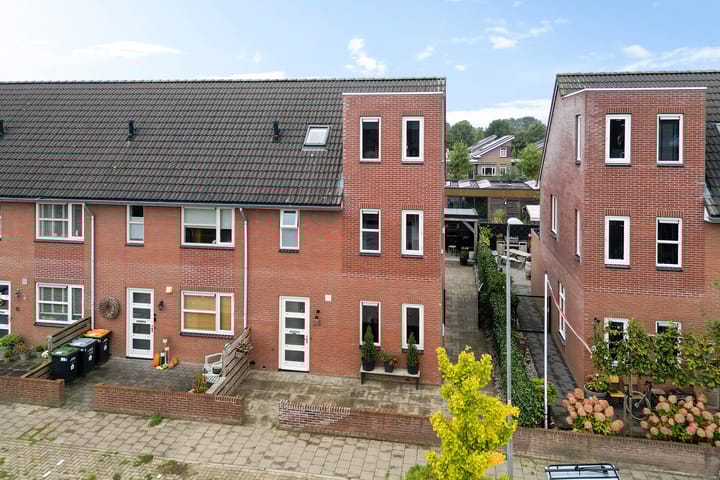 Hondsrooswal 13 in Emmen