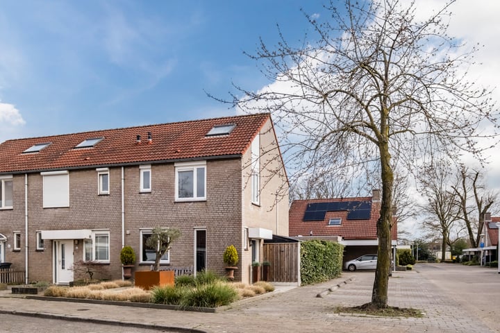 Photo of property Honfleurlaan 1, Eindhoven