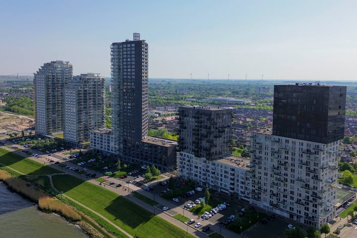 Photo of property Hongerlandsedijk 726, Spijkenisse
