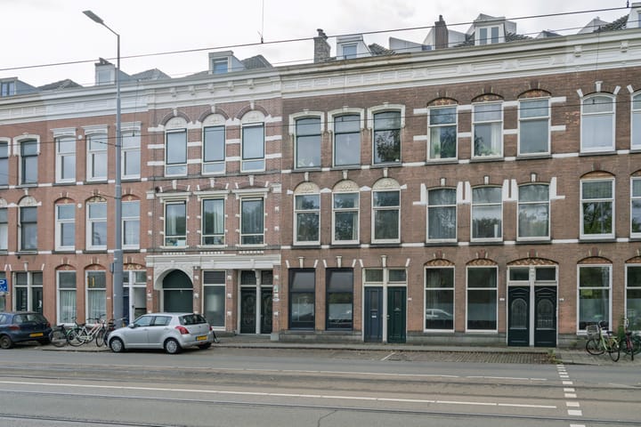 Honingerdijk 73B in Rotterdam photo