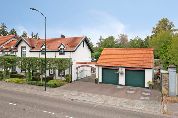 Hoofdstraat 102 in Budel-Dorplein