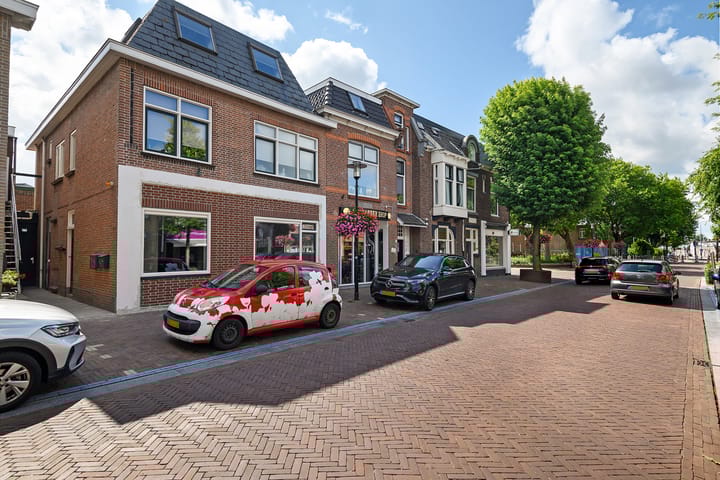 Hoofdstraat 125C in Hillegom