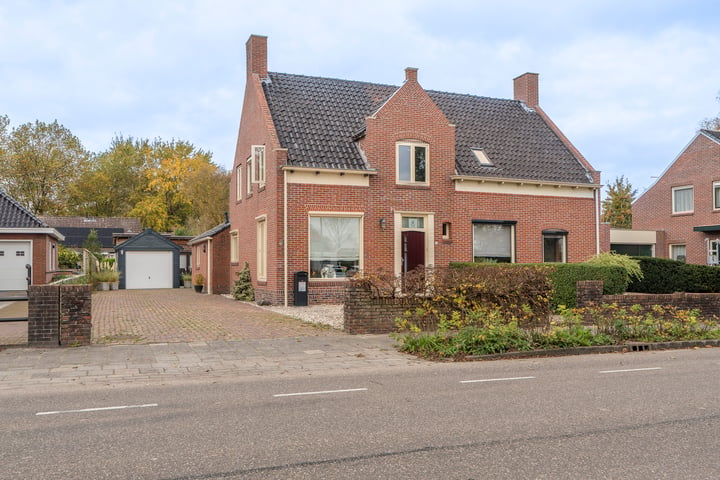 Hoofdstraat 15 in Uithuizermeeden