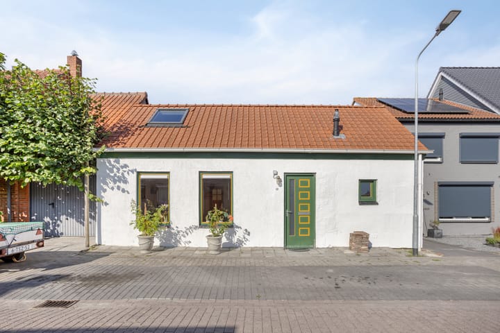 Photo of property Hoofdstraat 18, Terneuzen