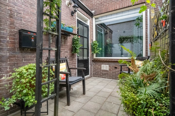 Hoofdstraat 27 in De Lier