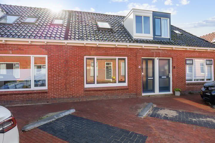 Photo of property Hoofdstraat 70, Niezijl