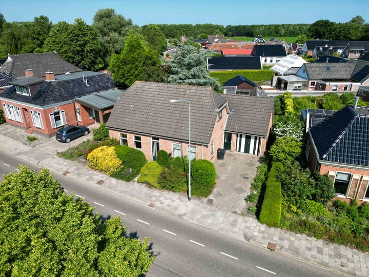 Hoofdstraat 75 in Uithuizermeeden