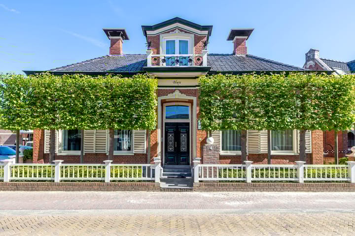 Photo of property Hoofdstraat-West 4, Uithuizen