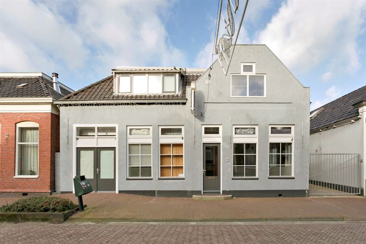 Hoofdstraat-West 46 in Uithuizen