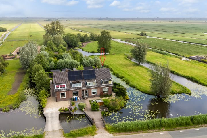Hoofdweg 122 in Zegveld