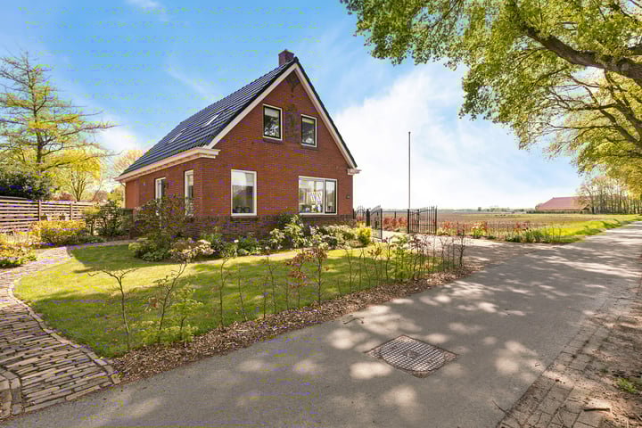 Photo of property Hoofdweg 140, Froombosch