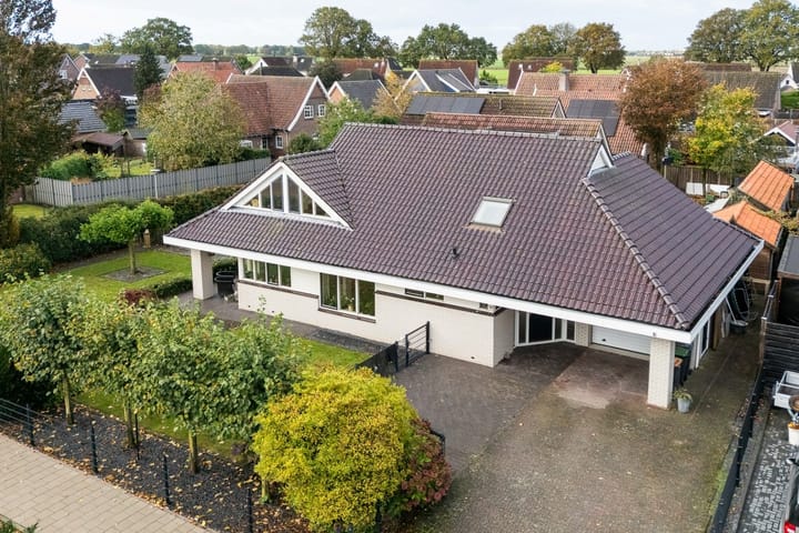 Photo of property Hoofdweg 159, Westerhaar-Vriezenveensewijk