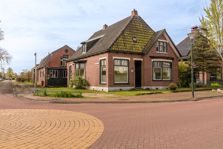 Hoofdweg 202 in Midwolda