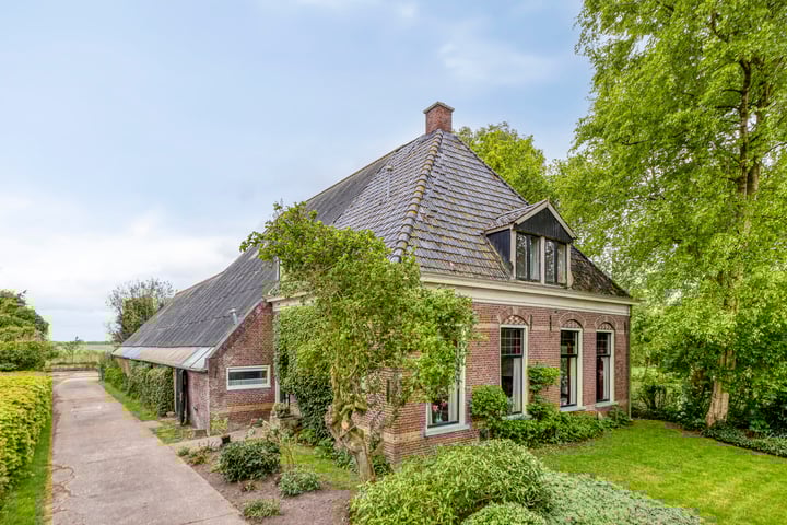 Hoofdweg 35 in Burdaard foto