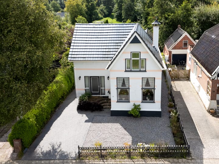 Photo of property Hoofdweg 63, Finsterwolde