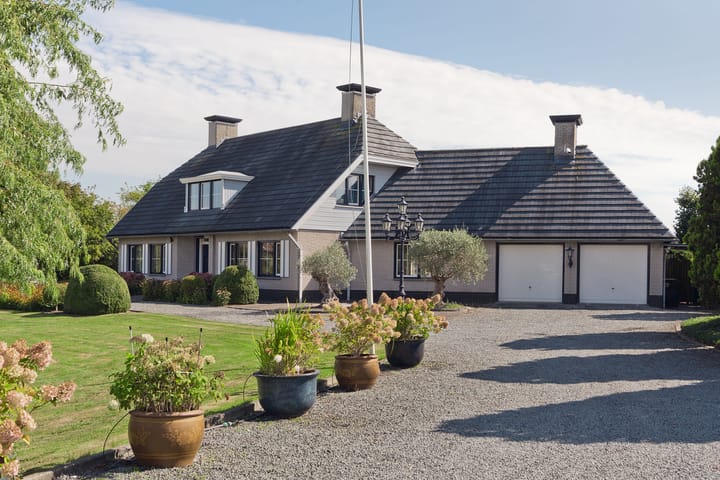 Hoofdweg 77 in De Kwakel Foto