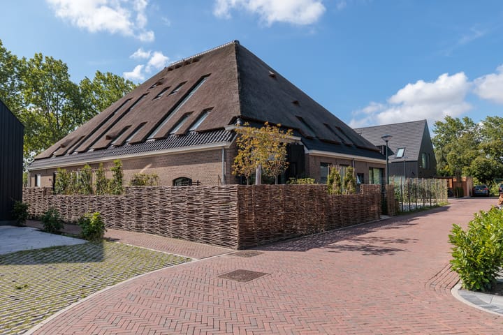 Hoofdweg 893F in Hoofddorp