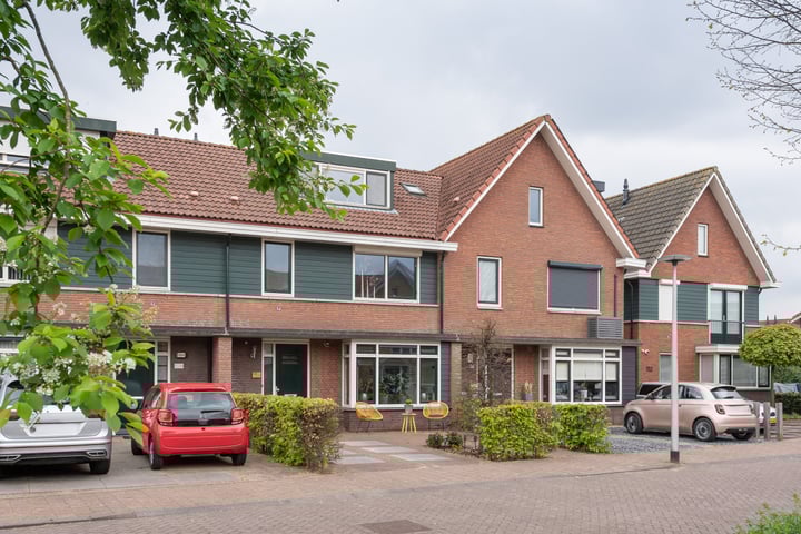 Photo of property Hooftlaantje 136, Hendrik-Ido-Ambacht