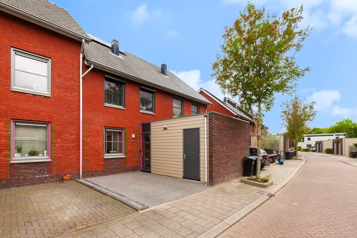 Photo of property Hooftmanlaan 26, Alblasserdam