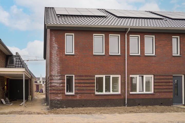 Photo of property Hoog Boveneind 61, Nederhemert